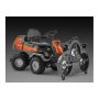 Rider spalinowy Husqvarna R 418TsX AWD o mocy 14,7 KM